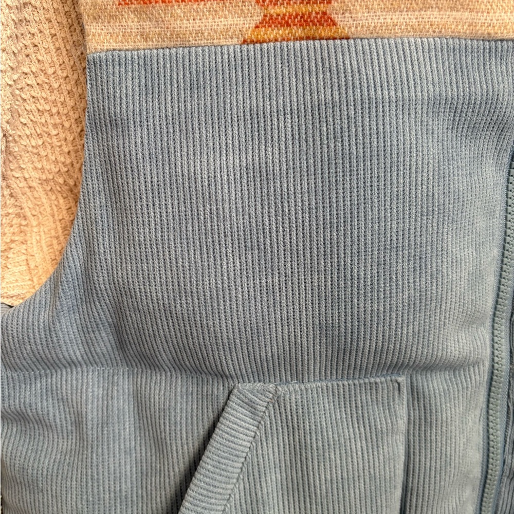 Very J Sky Blue and Beige Vest nwt - Picture 6 of 13